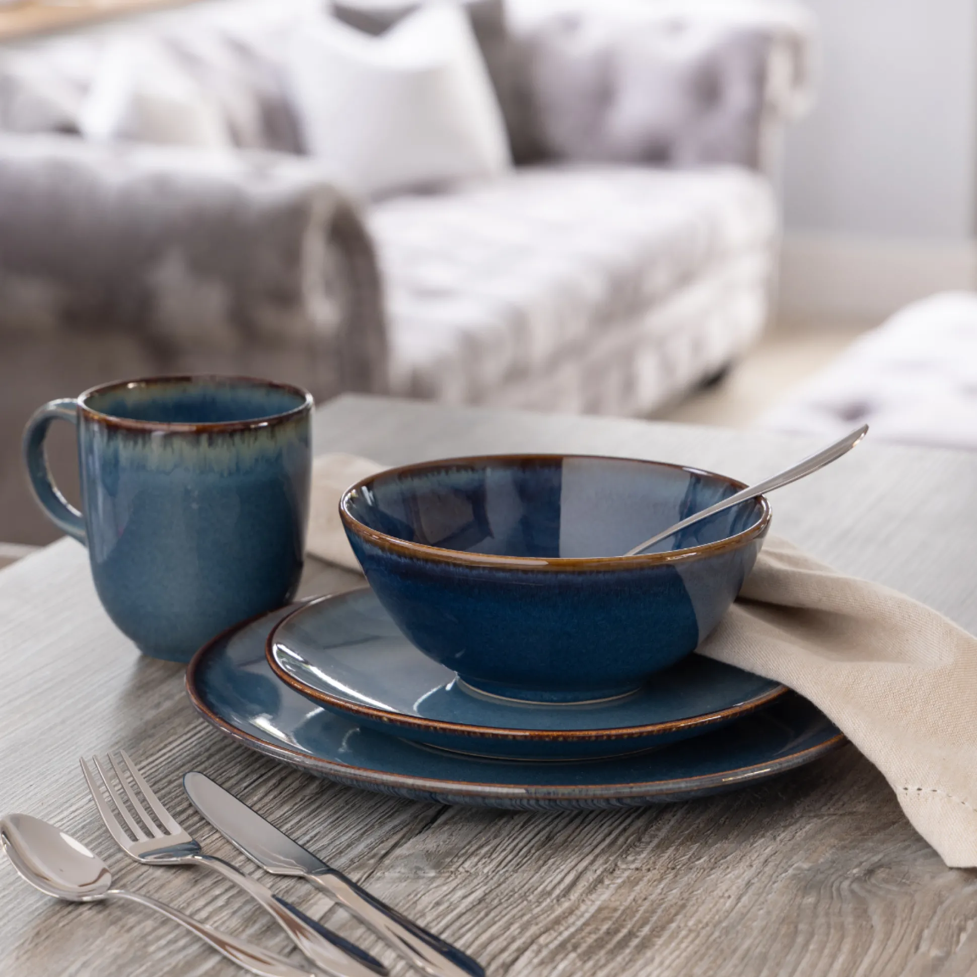 Reactive Blue 12 Piece Dinner Set M/O